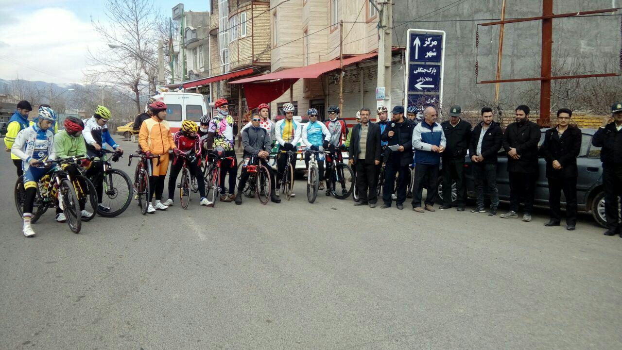 برگزاری مسابقه دوچرخه سواری بمناسبت دهه مبارکه فجر در خوی