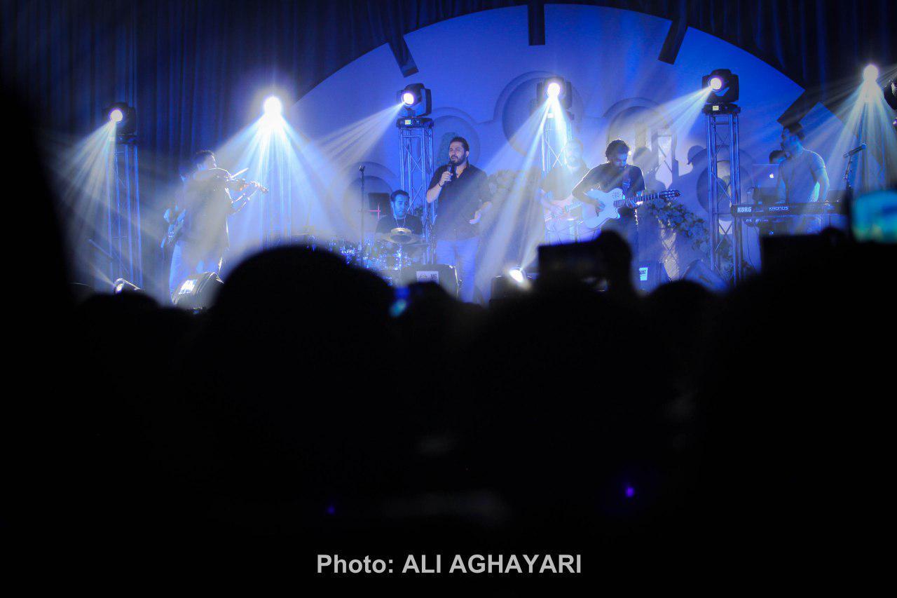 تصاویری از کنسرت روزبه بمانی در ارومیه