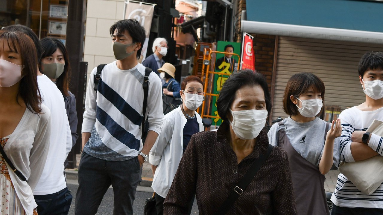 آیا راز موفقیت ژاپن در برابر ویروس کرونا استفاده همگانی از ماسک است؟
