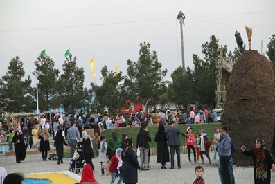 حضور پرشور مردم در جشنواره انگور